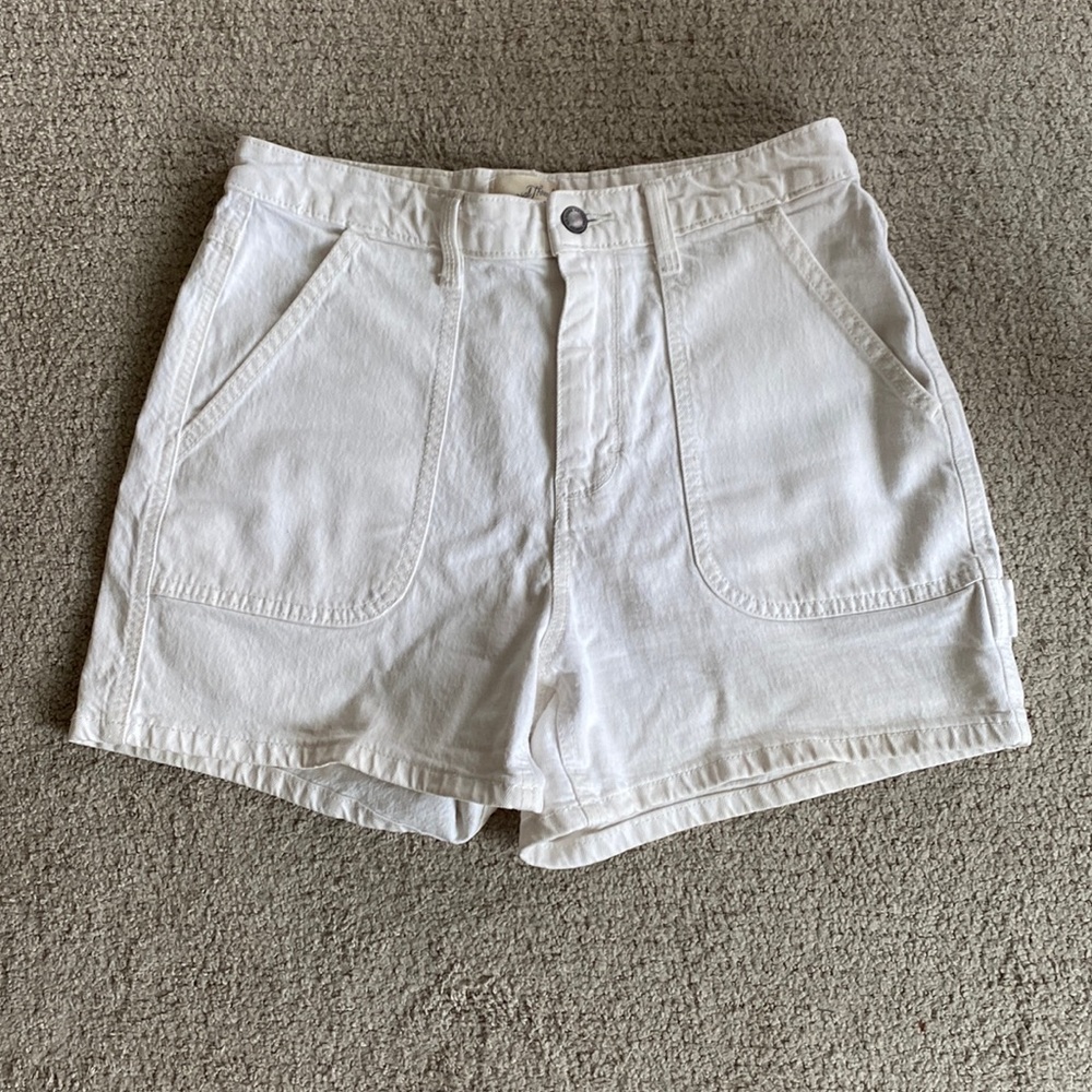 Universal Thread white shorts